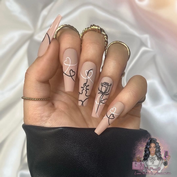 Abstract Love Nail Set💅🏾 Perfect for everyday wear❤️🤗 - Picture 1 of 5